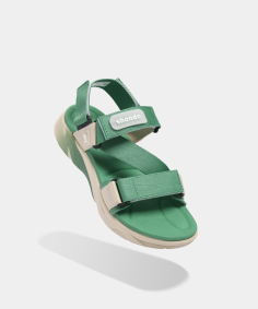 Sandal nam nữ F8M be xanh lá 1